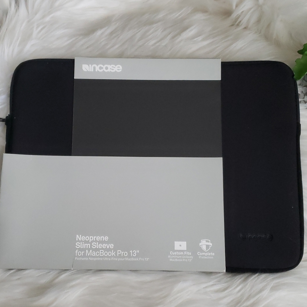 InCase MacBook Pro 13 Black Protective Sleeve Case